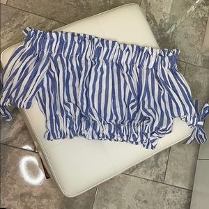 Cute Off the Shoulder Crop Top - NWT